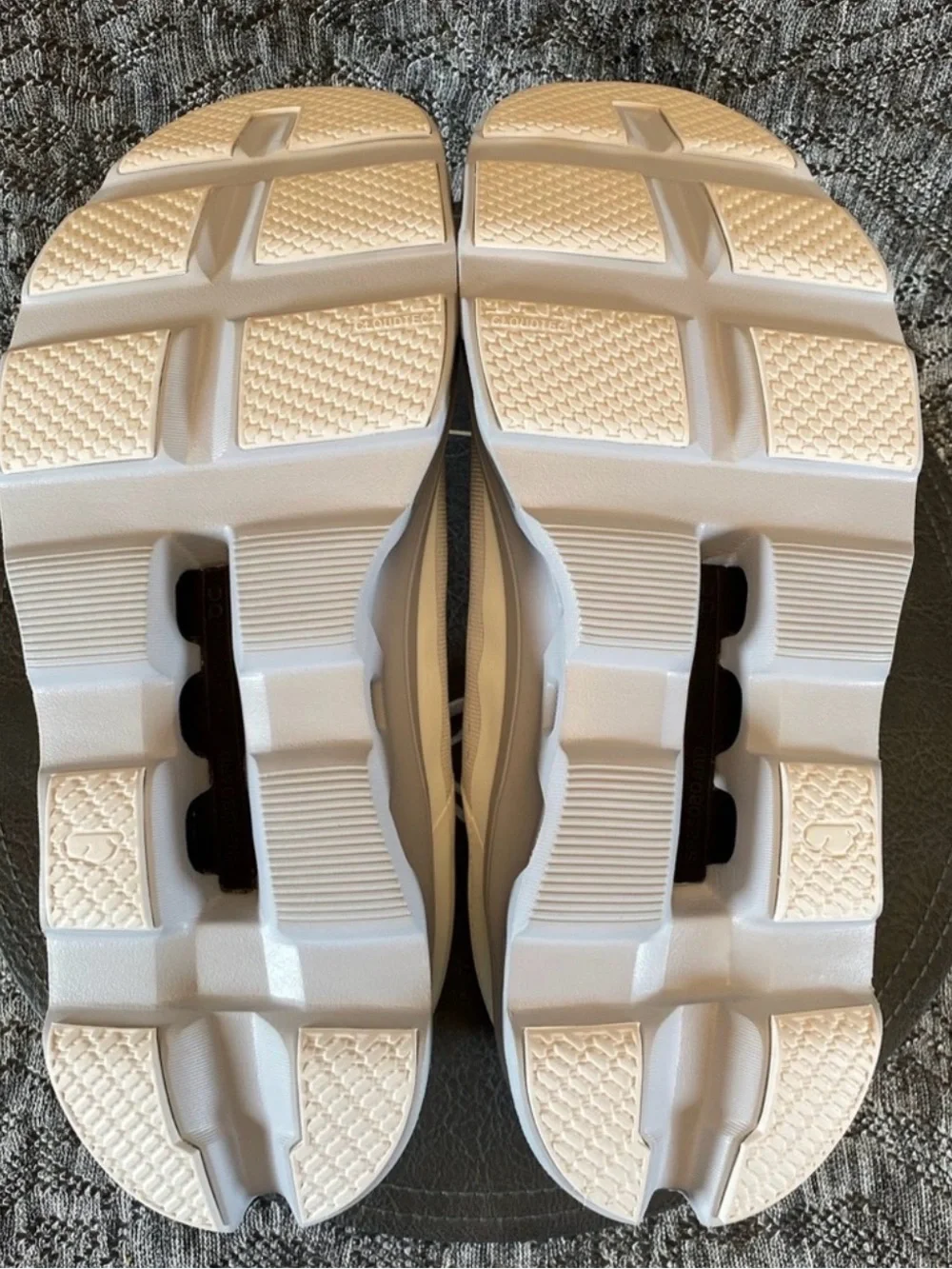 On Running Cloudmonster Sneaker Men's 12